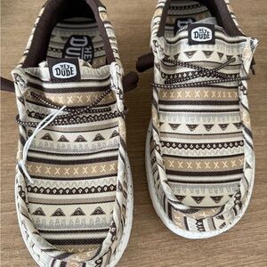 Hey Dude Wally Oak Shoes. Brown/multi colored